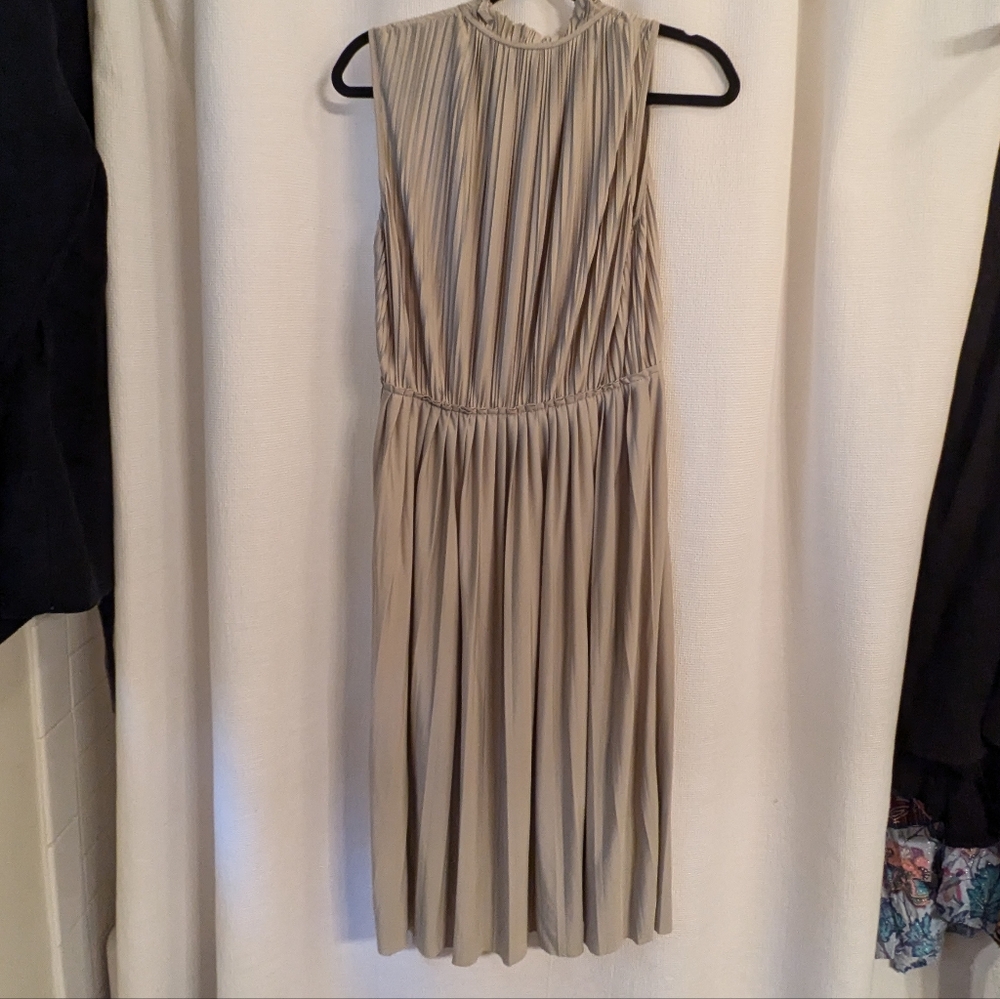 Grey beige H&M pleated dress Small - Picture 4 of 4